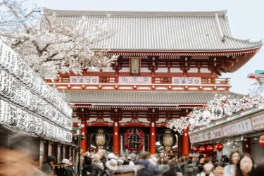 浅草寺の参拝マナーと混雑回避｜初めての浅草観光で迷わないための完全ガイド